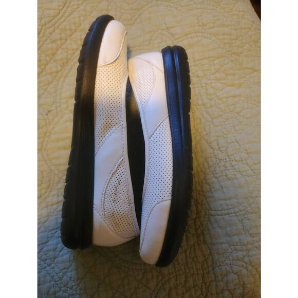 Clarks Cloudstepper White Flats - Picture 5 of 5